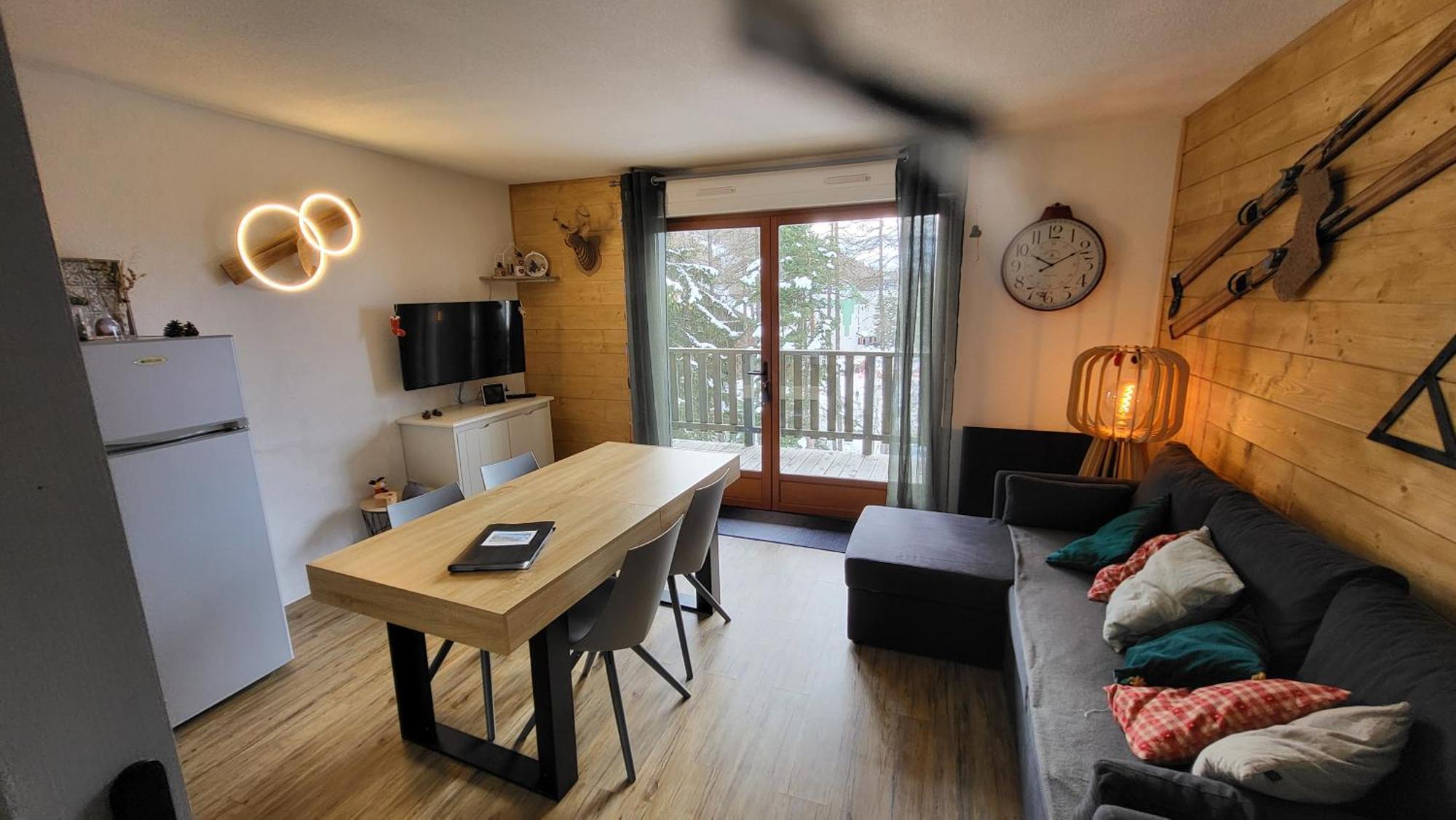 Appartement 4 A 6 Personnes - Chalets D'Aurouze - La Joue Du Loup Le Devoluy Exterior foto